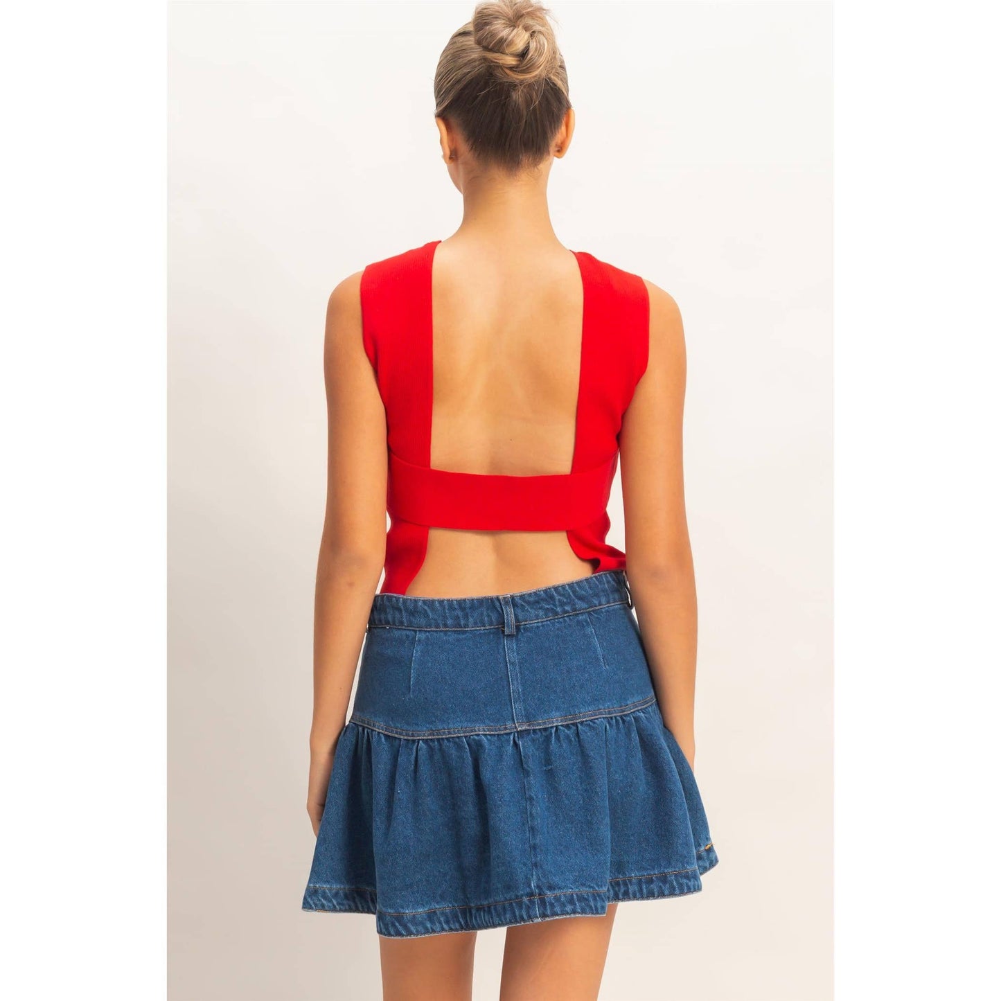 Ribbed Crew Neck Sleeveless Open Back Top